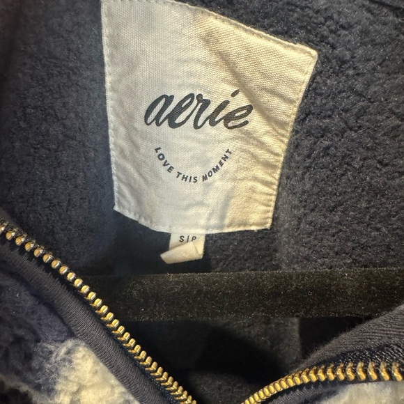 Navy and Blue Chevron Fleece Pullover by AERIE💙cute comfy cozy💙see pic 4 details - Picture 4 of 10